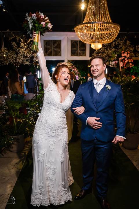 casar-make-noiva-noivo-maquiagem-casar-casamento-daniel-custodio-fotos-fotografias-fotografo-madrinha-padrinho-buque-the-farm-cerimonia-igreja-dj-buffet-terno-chacara-por-do-sol-amor-uberlandia-retrato-carro-atelie-civil-cartorio-cerimonial-decoração-love'