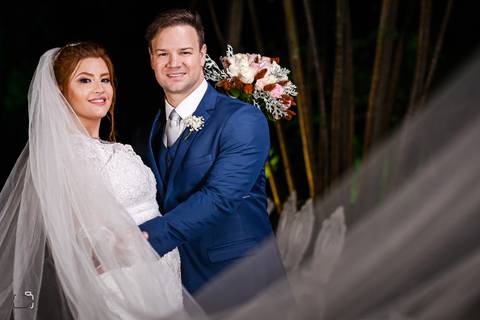 casar-make-noiva-noivo-maquiagem-casar-casamento-daniel-custodio-fotos-fotografias-fotografo-madrinha-padrinho-buque-the-farm-cerimonia-igreja-dj-buffet-terno-chacara-por-do-sol-amor-uberlandia-retrato-carro-atelie-civil-cartorio-cerimonial-decoração-love'