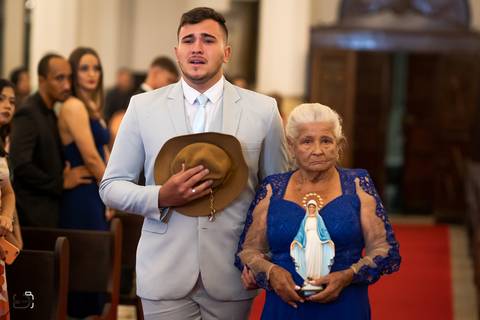 casamento-casar-make-noiva-noivo-vestido-ternno-igreja-cerimonia-maquiagem-hotel-carro-choffer-cerimonial-foto-fotografias-fotografo-filmagem-barbearia-buque-dj-bamda-musical-madrinha-padrinho-chacara-aliança-daniel-custodio-uberlandia-minas-gerias-pordo'