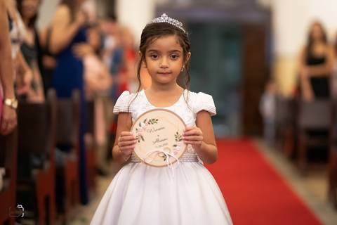 casamento-casar-make-noiva-noivo-vestido-ternno-igreja-cerimonia-maquiagem-hotel-carro-choffer-cerimonial-foto-fotografias-fotografo-filmagem-barbearia-buque-dj-bamda-musical-madrinha-padrinho-chacara-aliança-daniel-custodio-uberlandia-minas-gerias-pordo'