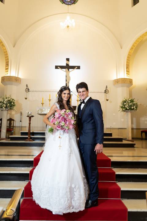 casamento-casar-make-noiva-noivo-vestido-ternno-igreja-cerimonia-maquiagem-hotel-carro-choffer-cerimonial-foto-fotografias-fotografo-filmagem-barbearia-buque-dj-bamda-musical-madrinha-padrinho-chacara-aliança-daniel-custodio-uberlandia-minas-gerias-pordo'