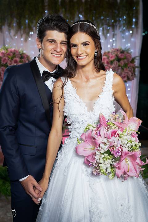 casamento-casar-make-noiva-noivo-vestido-ternno-igreja-cerimonia-maquiagem-hotel-carro-choffer-cerimonial-foto-fotografias-fotografo-filmagem-barbearia-buque-dj-bamda-musical-madrinha-padrinho-chacara-aliança-daniel-custodio-uberlandia-minas-gerias-pordo'