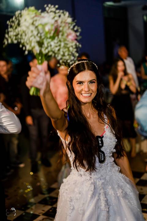 casamento-casar-make-noiva-noivo-vestido-ternno-igreja-cerimonia-maquiagem-hotel-carro-choffer-cerimonial-foto-fotografias-fotografo-filmagem-barbearia-buque-dj-bamda-musical-madrinha-padrinho-chacara-aliança-daniel-custodio-uberlandia-minas-gerias-pordo'