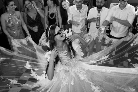 casamento-casar-make-noiva-noivo-vestido-ternno-igreja-cerimonia-maquiagem-hotel-carro-choffer-cerimonial-foto-fotografias-fotografo-filmagem-barbearia-buque-dj-bamda-musical-madrinha-padrinho-chacara-aliança-daniel-custodio-uberlandia-minas-gerias-pordo'