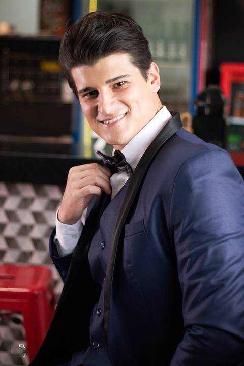 casamento-casar-make-noiva-noivo-vestido-ternno-igreja-cerimonia-maquiagem-hotel-carro-choffer-cerimonial-foto-fotografias-fotografo-filmagem-barbearia-buque-dj-bamda-musical-madrinha-padrinho-chacara-aliança-daniel-custodio-uberlandia-minas-gerias-pordo'