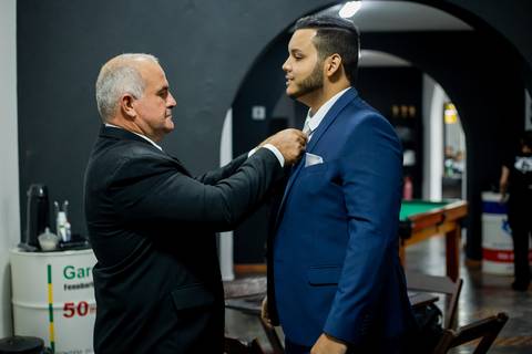 casamento-casar-make-noiva-noivo-vestido-ternno-igreja-cerimonia-maquiagem-hotel-carro-choffer-cerimonial-foto-fotografias-fotografo-filmagem-barbearia-buque-dj-bamda-musical-madrinha-padrinho-chacara-aliança-daniel-custodio-uberlandia-minas-gerias-pordo'