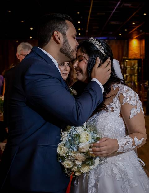 casamento-casar-make-noiva-noivo-vestido-ternno-igreja-cerimonia-maquiagem-hotel-carro-choffer-cerimonial-foto-fotografias-fotografo-filmagem-barbearia-buque-dj-bamda-musical-madrinha-padrinho-chacara-aliança-daniel-custodio-uberlandia-minas-gerias-pordo'