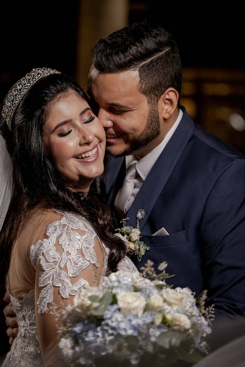 casamento-casar-make-noiva-noivo-vestido-ternno-igreja-cerimonia-maquiagem-hotel-carro-choffer-cerimonial-foto-fotografias-fotografo-filmagem-barbearia-buque-dj-bamda-musical-madrinha-padrinho-chacara-aliança-daniel-custodio-uberlandia-minas-gerias-pordo'