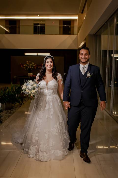 casamento-casar-make-noiva-noivo-vestido-ternno-igreja-cerimonia-maquiagem-hotel-carro-choffer-cerimonial-foto-fotografias-fotografo-filmagem-barbearia-buque-dj-bamda-musical-madrinha-padrinho-chacara-aliança-daniel-custodio-uberlandia-minas-gerias-pordo'