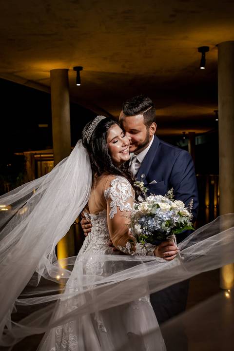 casamento-casar-make-noiva-noivo-vestido-ternno-igreja-cerimonia-maquiagem-hotel-carro-choffer-cerimonial-foto-fotografias-fotografo-filmagem-barbearia-buque-dj-bamda-musical-madrinha-padrinho-chacara-aliança-daniel-custodio-uberlandia-minas-gerias-pordo'