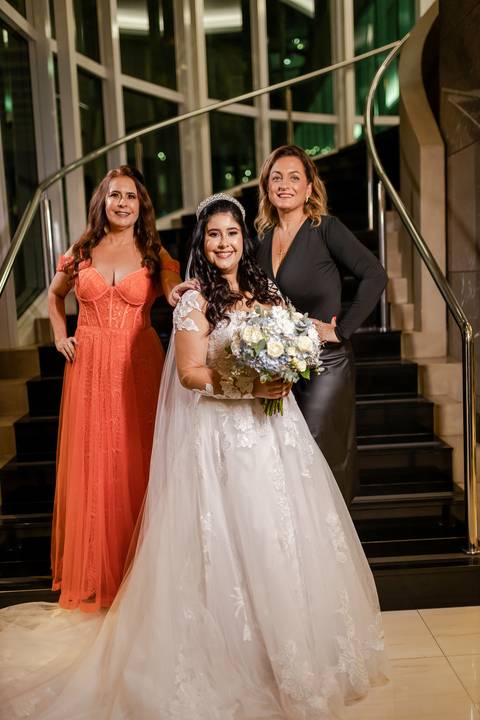 casamento-casar-make-noiva-noivo-vestido-ternno-igreja-cerimonia-maquiagem-hotel-carro-choffer-cerimonial-foto-fotografias-fotografo-filmagem-barbearia-buque-dj-bamda-musical-madrinha-padrinho-chacara-aliança-daniel-custodio-uberlandia-minas-gerias-pordo'