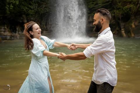 casamento-casar-make-noiva-noivo-vestido-ternno-igreja-cerimonia-maquiagem-hotel-carro-choffer-cerimonial-foto-fotografias-fotografo-filmagem-barbearia-buque-dj-bamda-musical-madrinha-padrinho-chacara-aliança-daniel-custodio-uberlandia-minas-gerias-goias'