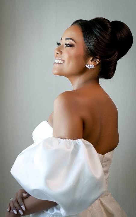 noiva-make-cabelo-salão-espaço-fernanda-naves-vestido-buque-maquiagem-casamento-casar-fotos-fotografias-fotografo-em-uberlandia-daniel-custodio-fotografo-noivo-barbearia-carro-cerimonia-por-do-sol-chacara-the-farm-banda-DJ-pista-padrinhos-madrinhas-festa-'