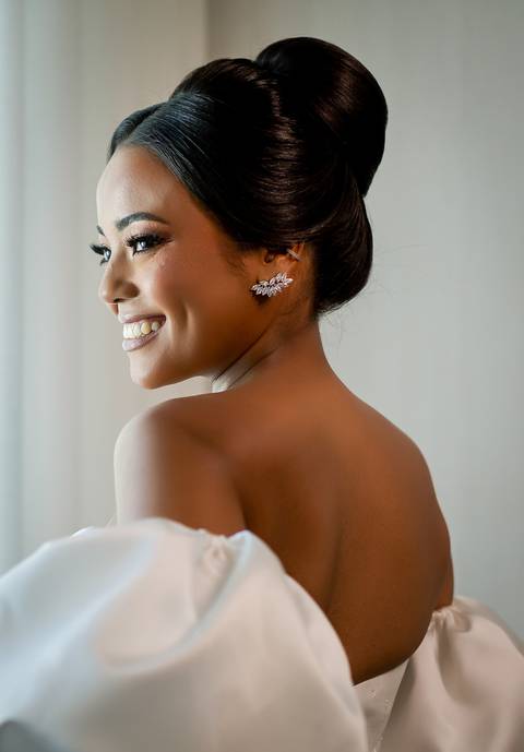 noiva-make-cabelo-salão-espaço-fernanda-naves-vestido-buque-maquiagem-casamento-casar-fotos-fotografias-fotografo-em-uberlandia-daniel-custodio-fotografo-noivo-barbearia-carro-cerimonia-por-do-sol-chacara-the-farm-banda-DJ-pista-padrinhos-madrinhas-festa-'