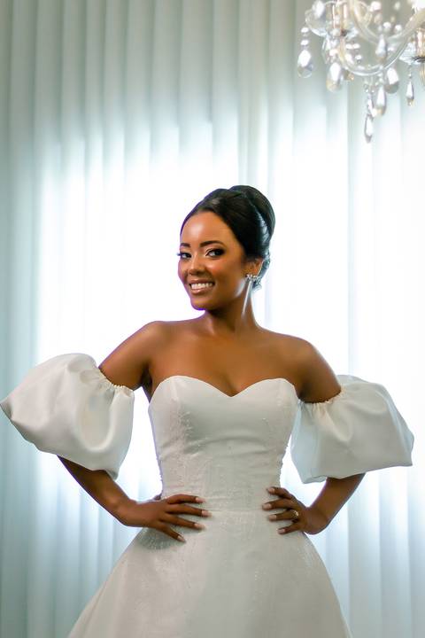 noiva-make-cabelo-salão-espaço-fernanda-naves-vestido-buque-maquiagem-casamento-casar-fotos-fotografias-fotografo-em-uberlandia-daniel-custodio-fotografo-noivo-barbearia-carro-cerimonia-por-do-sol-chacara-the-farm-banda-DJ-pista-padrinhos-madrinhas-festa-'