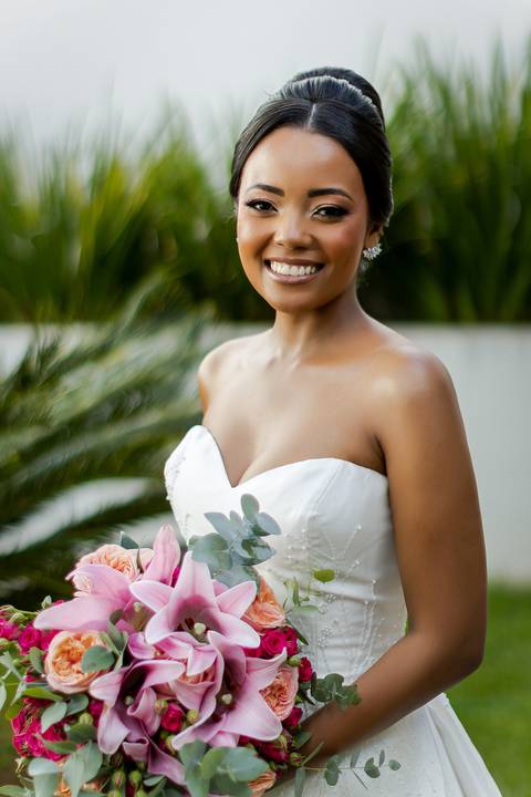 noiva-make-cabelo-salão-espaço-fernanda-naves-vestido-buque-maquiagem-casamento-casar-fotos-fotografias-fotografo-em-uberlandia-daniel-custodio-fotografo-noivo-barbearia-carro-cerimonia-por-do-sol-chacara-the-farm-banda-DJ-pista-padrinhos-madrinhas-festa-'