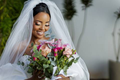 noiva-make-cabelo-salão-espaço-fernanda-naves-vestido-buque-maquiagem-casamento-casar-fotos-fotografias-fotografo-em-uberlandia-daniel-custodio-fotografo-noivo-barbearia-carro-cerimonia-por-do-sol-chacara-the-farm-banda-DJ-pista-padrinhos-madrinhas-festa-'