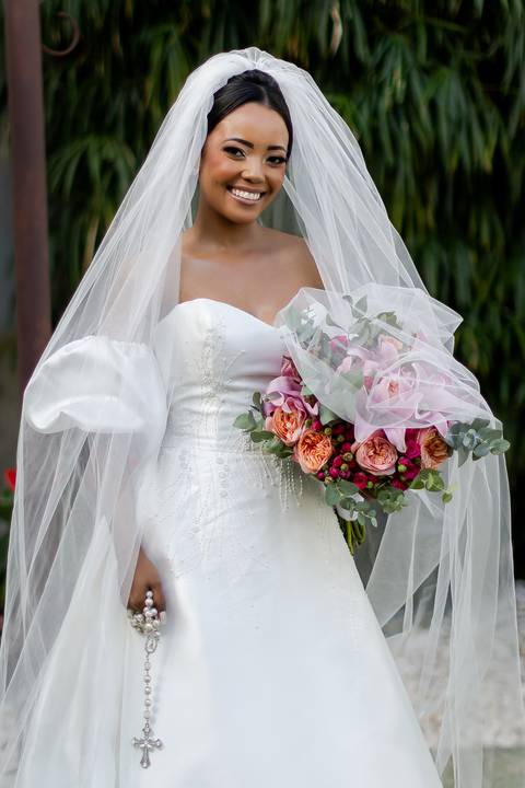 noiva-make-cabelo-salão-espaço-fernanda-naves-vestido-buque-maquiagem-casamento-casar-fotos-fotografias-fotografo-em-uberlandia-daniel-custodio-fotografo-noivo-barbearia-carro-cerimonia-por-do-sol-chacara-the-farm-banda-DJ-pista-padrinhos-madrinhas-festa-'