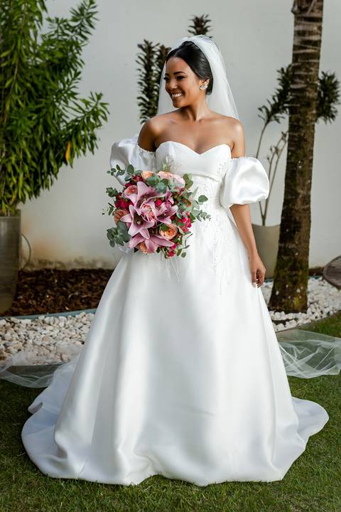 noiva-make-cabelo-salão-espaço-fernanda-naves-vestido-buque-maquiagem-casamento-casar-fotos-fotografias-fotografo-em-uberlandia-daniel-custodio-fotografo-noivo-barbearia-carro-cerimonia-por-do-sol-chacara-the-farm-banda-DJ-pista-padrinhos-madrinhas-festa-'