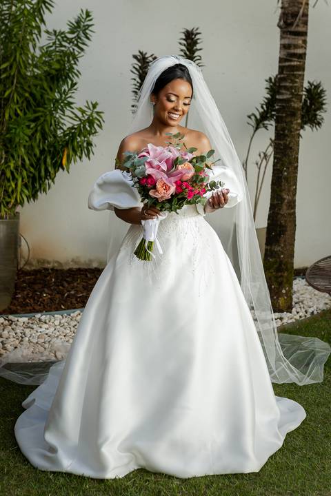 noiva-make-cabelo-salão-espaço-fernanda-naves-vestido-buque-maquiagem-casamento-casar-fotos-fotografias-fotografo-em-uberlandia-daniel-custodio-fotografo-noivo-barbearia-carro-cerimonia-por-do-sol-chacara-the-farm-banda-DJ-pista-padrinhos-madrinhas-festa-'