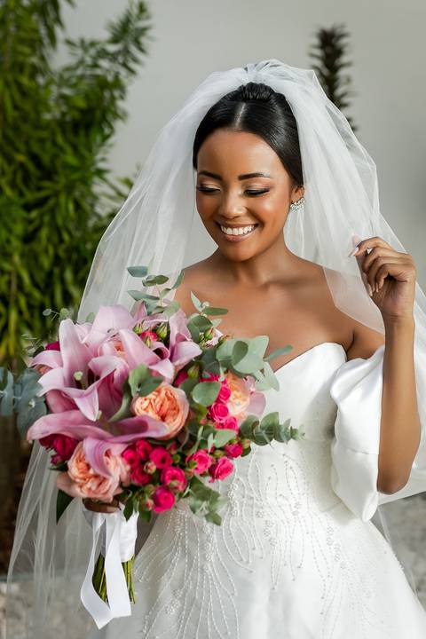 noiva-make-cabelo-salão-espaço-fernanda-naves-vestido-buque-maquiagem-casamento-casar-fotos-fotografias-fotografo-em-uberlandia-daniel-custodio-fotografo-noivo-barbearia-carro-cerimonia-por-do-sol-chacara-the-farm-banda-DJ-pista-padrinhos-madrinhas-festa-'