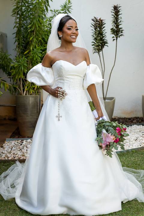 noiva-make-cabelo-salão-espaço-fernanda-naves-vestido-buque-maquiagem-casamento-casar-fotos-fotografias-fotografo-em-uberlandia-daniel-custodio-fotografo-noivo-barbearia-carro-cerimonia-por-do-sol-chacara-the-farm-banda-DJ-pista-padrinhos-madrinhas-festa-'