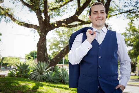 noiva-make-cabelo-salão-espaço-fernanda-naves-vestido-buque-maquiagem-casamento-casar-fotos-fotografias-fotografo-em-uberlandia-daniel-custodio-fotografo-noivo-barbearia-carro-cerimonia-por-do-sol-chacara-the-farm-banda-DJ-pista-padrinhos-madrinhas-festa-'