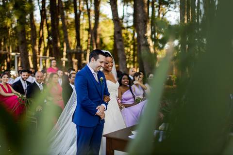 noiva-make-cabelo-salão-espaço-fernanda-naves-vestido-buque-maquiagem-casamento-casar-fotos-fotografias-fotografo-em-uberlandia-daniel-custodio-fotografo-noivo-barbearia-carro-cerimonia-por-do-sol-chacara-the-farm-banda-DJ-pista-padrinhos-madrinhas-festa-'