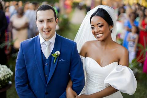 noiva-make-cabelo-salão-espaço-fernanda-naves-vestido-buque-maquiagem-casamento-casar-fotos-fotografias-fotografo-em-uberlandia-daniel-custodio-fotografo-noivo-barbearia-carro-cerimonia-por-do-sol-chacara-the-farm-banda-DJ-pista-padrinhos-madrinhas-festa-'