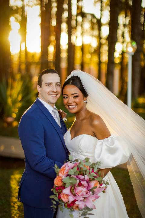 noiva-make-cabelo-salão-espaço-fernanda-naves-vestido-buque-maquiagem-casamento-casar-fotos-fotografias-fotografo-em-uberlandia-daniel-custodio-fotografo-noivo-barbearia-carro-cerimonia-por-do-sol-chacara-the-farm-banda-DJ-pista-padrinhos-madrinhas-festa-'