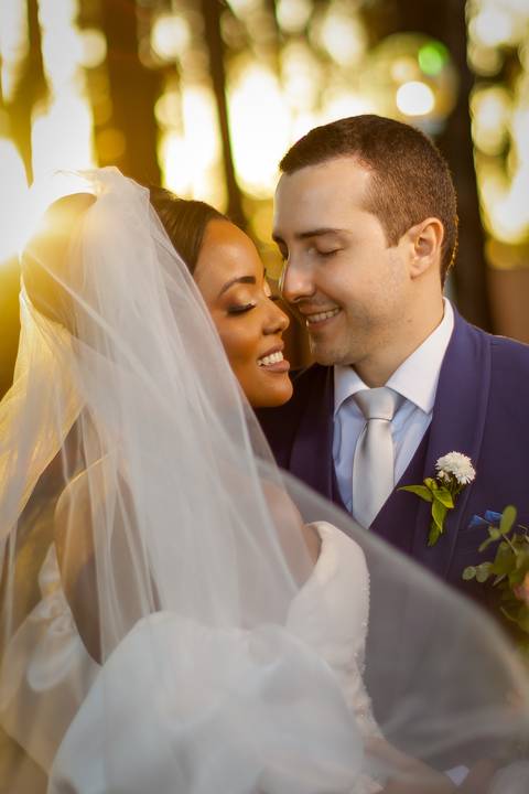 noiva-make-cabelo-salão-espaço-fernanda-naves-vestido-buque-maquiagem-casamento-casar-fotos-fotografias-fotografo-em-uberlandia-daniel-custodio-fotografo-noivo-barbearia-carro-cerimonia-por-do-sol-chacara-the-farm-banda-DJ-pista-padrinhos-madrinhas-festa-'