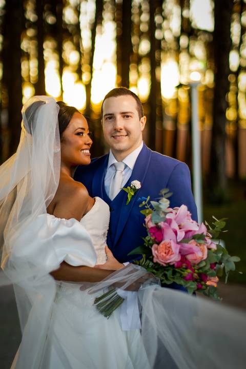 noiva-make-cabelo-salão-espaço-fernanda-naves-vestido-buque-maquiagem-casamento-casar-fotos-fotografias-fotografo-em-uberlandia-daniel-custodio-fotografo-noivo-barbearia-carro-cerimonia-por-do-sol-chacara-the-farm-banda-DJ-pista-padrinhos-madrinhas-festa-'