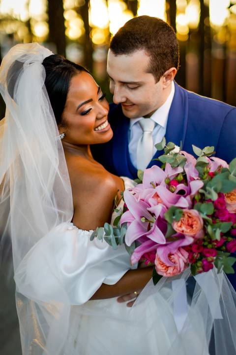 noiva-make-cabelo-salão-espaço-fernanda-naves-vestido-buque-maquiagem-casamento-casar-fotos-fotografias-fotografo-em-uberlandia-daniel-custodio-fotografo-noivo-barbearia-carro-cerimonia-por-do-sol-chacara-the-farm-banda-DJ-pista-padrinhos-madrinhas-festa-'