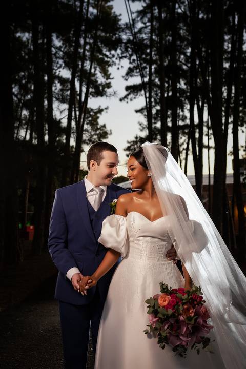 noiva-make-cabelo-salão-espaço-fernanda-naves-vestido-buque-maquiagem-casamento-casar-fotos-fotografias-fotografo-em-uberlandia-daniel-custodio-fotografo-noivo-barbearia-carro-cerimonia-por-do-sol-chacara-the-farm-banda-DJ-pista-padrinhos-madrinhas-festa-'