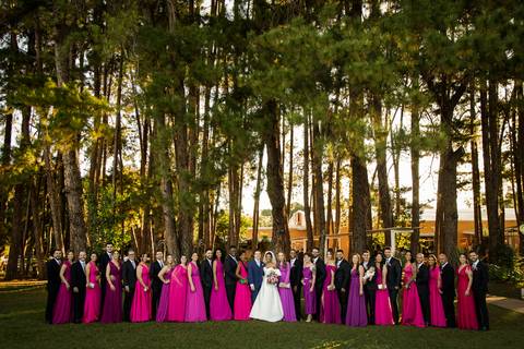 noiva-make-cabelo-salão-espaço-fernanda-naves-vestido-buque-maquiagem-casamento-casar-fotos-fotografias-fotografo-em-uberlandia-daniel-custodio-fotografo-noivo-barbearia-carro-cerimonia-por-do-sol-chacara-the-farm-banda-DJ-pista-padrinhos-madrinhas-festa-'