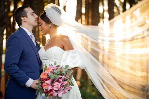 noiva-make-cabelo-salão-espaço-fernanda-naves-vestido-buque-maquiagem-casamento-casar-fotos-fotografias-fotografo-em-uberlandia-daniel-custodio-fotografo-noivo-barbearia-carro-cerimonia-por-do-sol-chacara-the-farm-banda-DJ-pista-padrinhos-madrinhas-festa-'