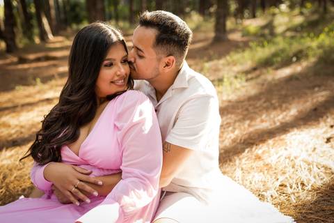 pre-wedding-ensaio-fotos-de-casamento-daniel-custodio-fotografo-uberlandia-casamento-namoro-minas-gerias-religioso-make-noiva-noivo-aliança-civil-madrinha-padrinho-chacara-fotografo-de-casamento-dj-buffet-vestido-buque-amor-love-floresta-do-lobo-igreja-'