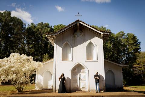 pre-wedding-ensaio-fotos-de-casamento-daniel-custodio-fotografo-uberlandia-casamento-namoro-minas-gerias-religioso-make-noiva-noivo-aliança-civil-madrinha-padrinho-chacara-fotografo-de-casamento-dj-buffet-vestido-buque-amor-love-floresta-do-lobo-igreja-'