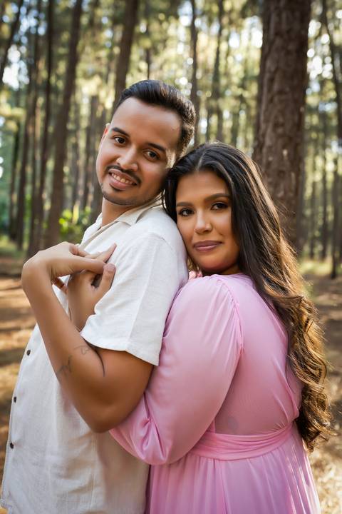 pre-wedding-ensaio-fotos-de-casamento-daniel-custodio-fotografo-uberlandia-casamento-namoro-minas-gerias-religioso-make-noiva-noivo-aliança-civil-madrinha-padrinho-chacara-fotografo-de-casamento-dj-buffet-vestido-buque-amor-love-floresta-do-lobo-igreja-'