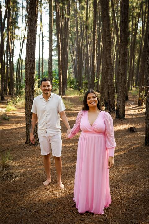 pre-wedding-ensaio-fotos-de-casamento-daniel-custodio-fotografo-uberlandia-casamento-namoro-minas-gerias-religioso-make-noiva-noivo-aliança-civil-madrinha-padrinho-chacara-fotografo-de-casamento-dj-buffet-vestido-buque-amor-love-floresta-do-lobo-igreja-'