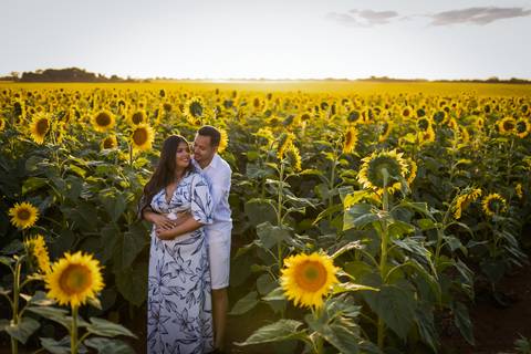 pre-wedding-ensaio-fotos-de-casamento-daniel-custodio-fotografo-uberlandia-casamento-namoro-minas-gerias-religioso-make-noiva-noivo-aliança-civil-madrinha-padrinho-chacara-fotografo-de-casamento-dj-buffet-vestido-buque-amor-love-floresta-do-lobo-igreja-'