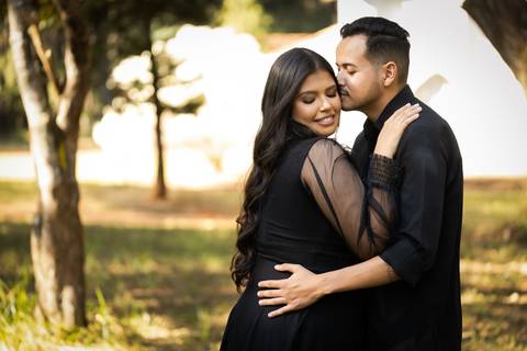 pre-wedding-ensaio-fotos-de-casamento-daniel-custodio-fotografo-uberlandia-casamento-namoro-minas-gerias-religioso-make-noiva-noivo-aliança-civil-madrinha-padrinho-chacara-fotografo-de-casamento-dj-buffet-vestido-buque-amor-love-floresta-do-lobo-igreja-'