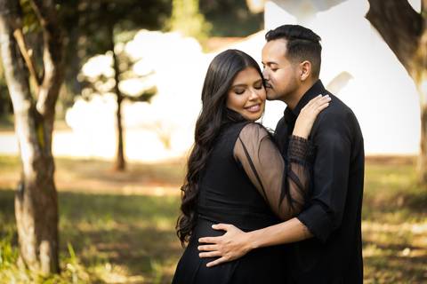 pre-wedding-ensaio-fotos-de-casamento-daniel-custodio-fotografo-uberlandia-casamento-namoro-minas-gerias-religioso-make-noiva-noivo-aliança-civil-madrinha-padrinho-chacara-fotografo-de-casamento-dj-buffet-vestido-buque-amor-love-floresta-do-lobo-igreja-'