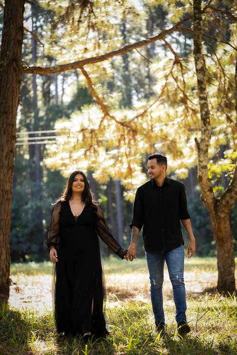 pre-wedding-ensaio-fotos-de-casamento-daniel-custodio-fotografo-uberlandia-casamento-namoro-minas-gerias-religioso-make-noiva-noivo-aliança-civil-madrinha-padrinho-chacara-fotografo-de-casamento-dj-buffet-vestido-buque-amor-love-floresta-do-lobo-igreja-'