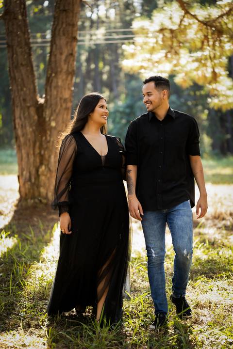 pre-wedding-ensaio-fotos-de-casamento-daniel-custodio-fotografo-uberlandia-casamento-namoro-minas-gerias-religioso-make-noiva-noivo-aliança-civil-madrinha-padrinho-chacara-fotografo-de-casamento-dj-buffet-vestido-buque-amor-love-floresta-do-lobo-igreja-'