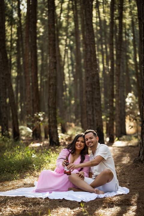 pre-wedding-ensaio-fotos-de-casamento-daniel-custodio-fotografo-uberlandia-casamento-namoro-minas-gerias-religioso-make-noiva-noivo-aliança-civil-madrinha-padrinho-chacara-fotografo-de-casamento-dj-buffet-vestido-buque-amor-love-floresta-do-lobo-igreja-'