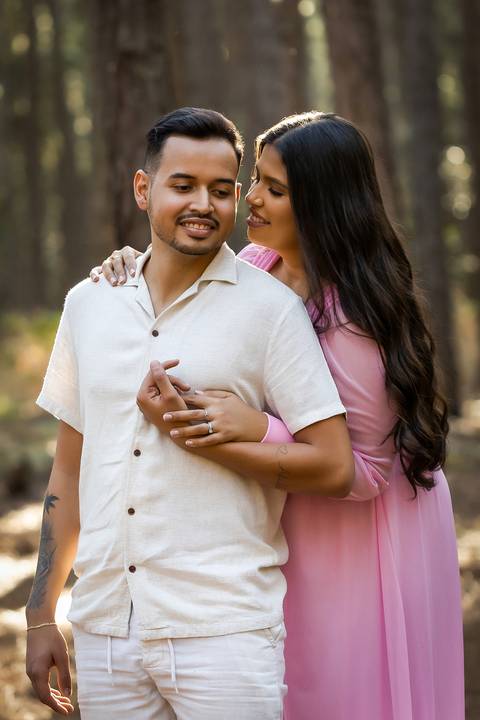 pre-wedding-ensaio-fotos-de-casamento-daniel-custodio-fotografo-uberlandia-casamento-namoro-minas-gerias-religioso-make-noiva-noivo-aliança-civil-madrinha-padrinho-chacara-fotografo-de-casamento-dj-buffet-vestido-buque-amor-love-floresta-do-lobo-igreja-'