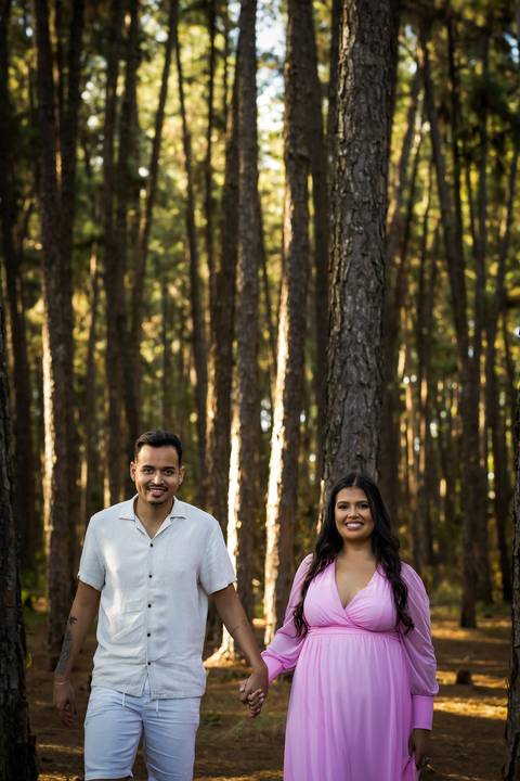 pre-wedding-ensaio-fotos-de-casamento-daniel-custodio-fotografo-uberlandia-casamento-namoro-minas-gerias-religioso-make-noiva-noivo-aliança-civil-madrinha-padrinho-chacara-fotografo-de-casamento-dj-buffet-vestido-buque-amor-love-floresta-do-lobo-igreja-'