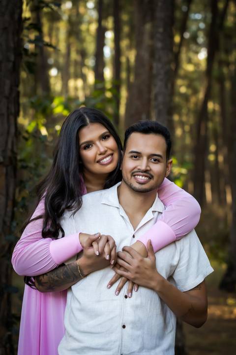 pre-wedding-ensaio-fotos-de-casamento-daniel-custodio-fotografo-uberlandia-casamento-namoro-minas-gerias-religioso-make-noiva-noivo-aliança-civil-madrinha-padrinho-chacara-fotografo-de-casamento-dj-buffet-vestido-buque-amor-love-floresta-do-lobo-igreja-'