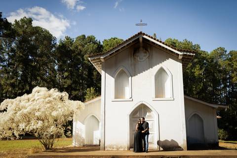 pre-wedding-ensaio-fotos-de-casamento-daniel-custodio-fotografo-uberlandia-casamento-namoro-minas-gerias-religioso-make-noiva-noivo-aliança-civil-madrinha-padrinho-chacara-fotografo-de-casamento-dj-buffet-vestido-buque-amor-love-floresta-do-lobo-igreja-'